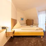 Nibelungen Hof