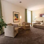 Nibelungen Hof 3*