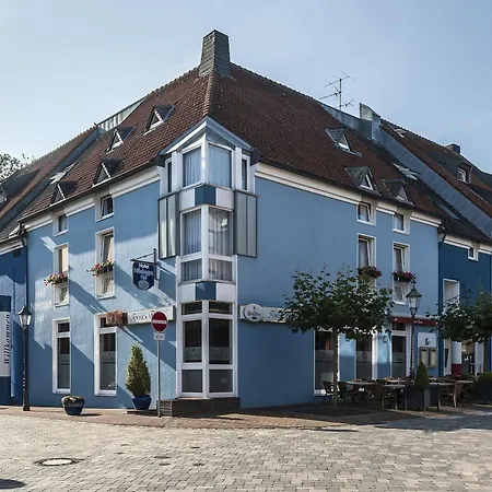 Nibelungen Hof 3*