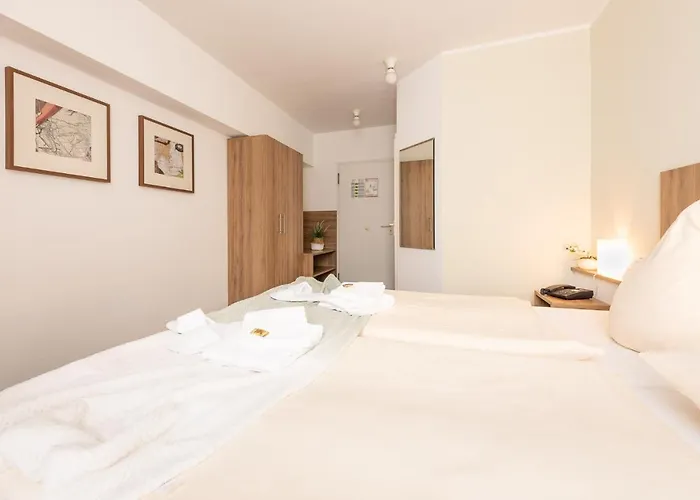 Nibelungen Hof Hotel 3*