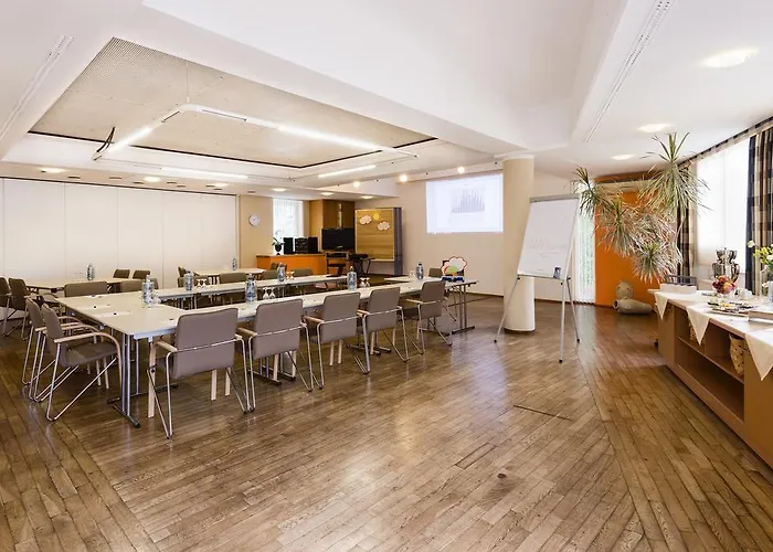 Nibelungen Hof Hotel 3*